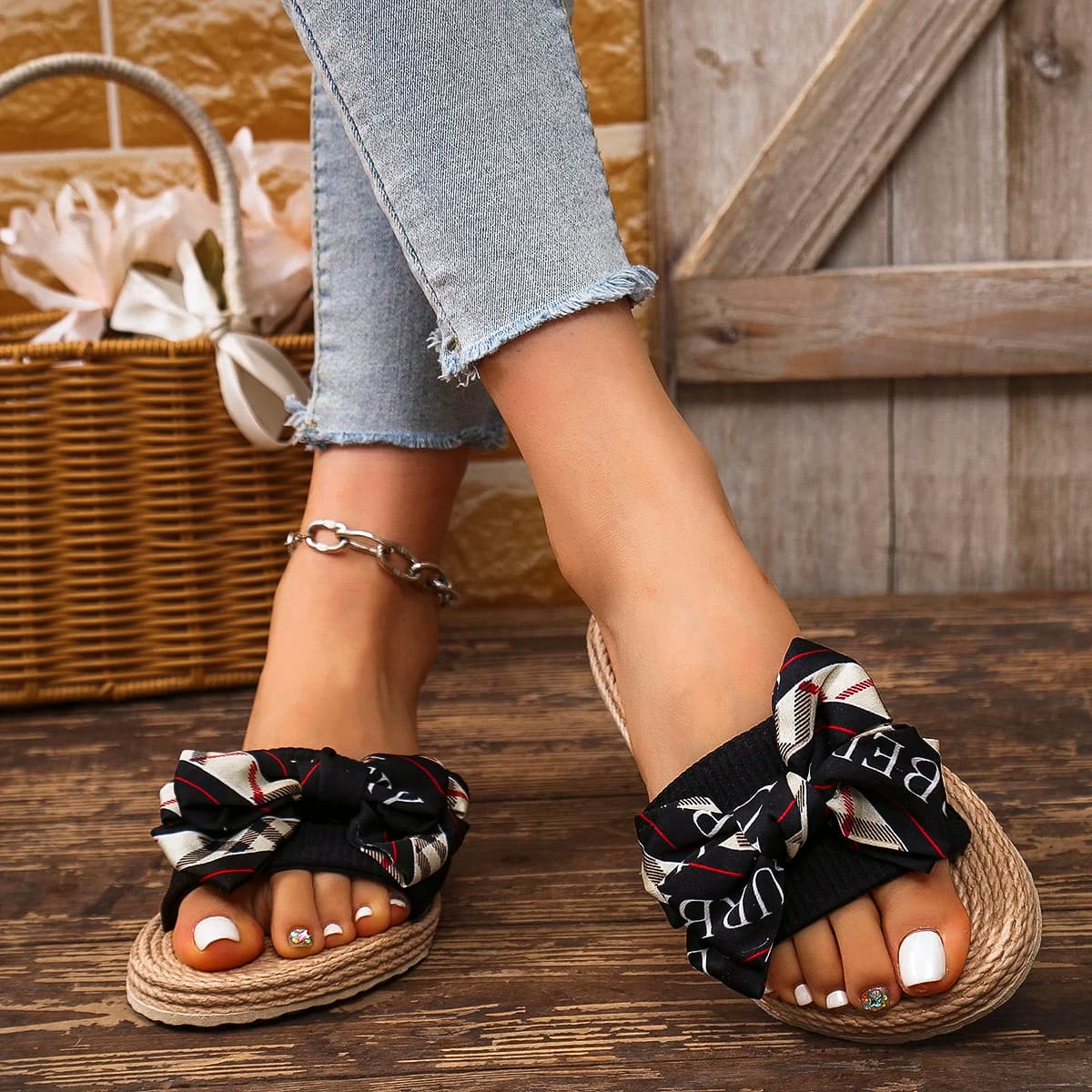 Stylowe damskie klapki plażowe antypoślizgowe z diamentem 💎