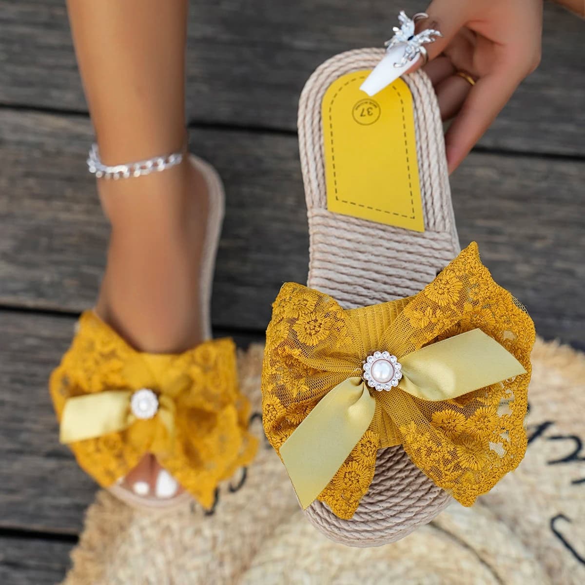 Damskie płaskie koronkowe kapcie dla studentek, antypoślizgowe 🥿