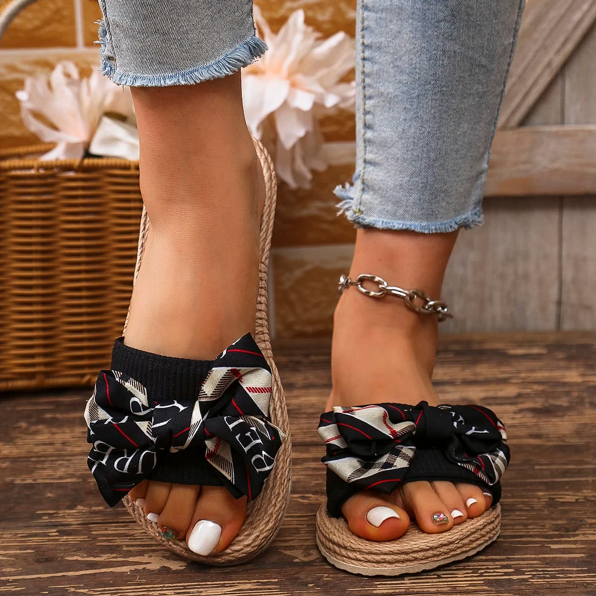 Stylowe damskie klapki plażowe antypoślizgowe z diamentem 💎